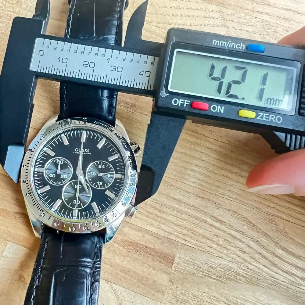 Guess waterpro men’s black leather sport watch NEW BATTERY